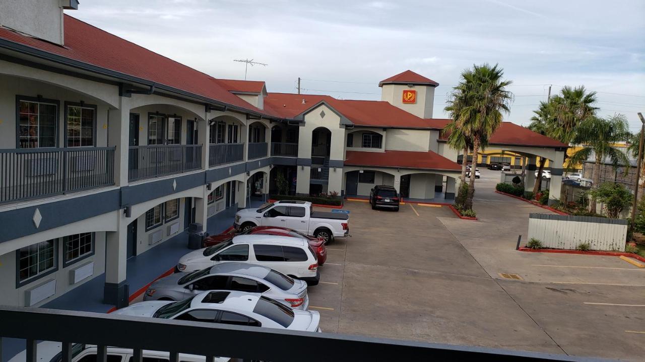 Palace Inn Addicks Ngoại thất bức ảnh